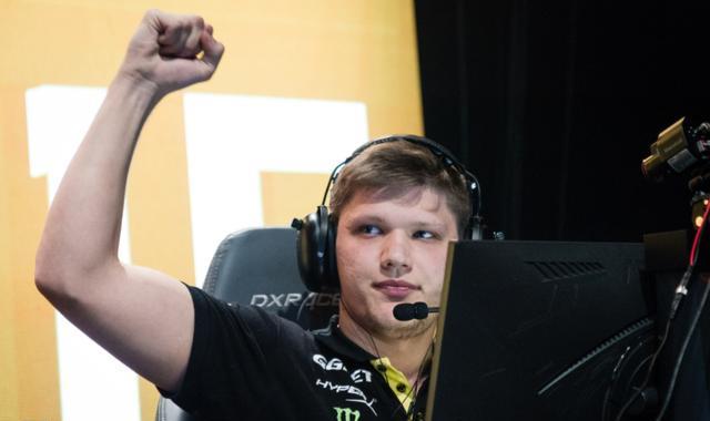 这能逆转吗？小三大嘴全力开火，击杀了 Leyan 团队处于巨大的劣势，扭转了局面