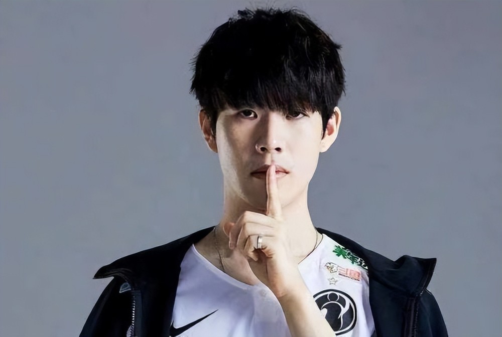 LOL历史上的今天——IG打出SKT黑历史1557