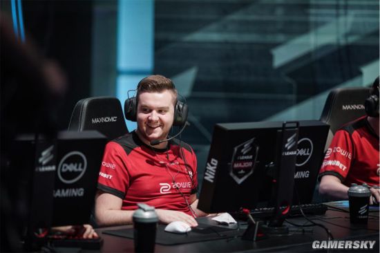 前打野格局发文：直播合同有问题，这几天暂时无法直播