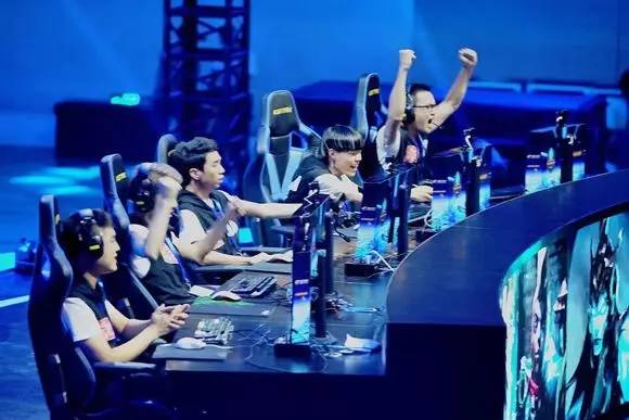 Meiko英文流：赛季初出师不利，但Uzi加入后我们在慢慢步入正轨了